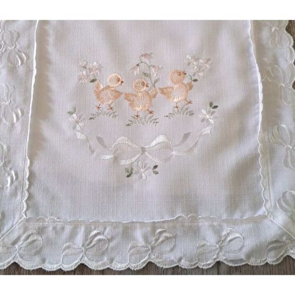 Vintage Table Runner Baby Chicks Ribbon Scalloped Edges Floral Spring 37x15